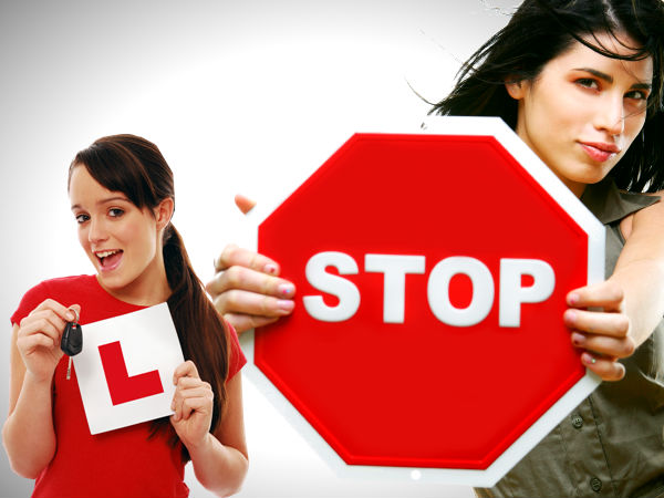 बिना एल-साईन बोर्ड के वाहन चलाना 