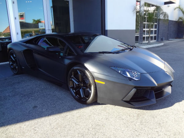 किम कार्डिशियन के ब्‍वॉयफ्रैंड केने वेस्‍ट की कार हुई दुर्घटनाग्रस्‍त 