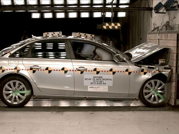 जानिए देश की नंबर 1 लग्‍जरी कार निर्माता के बारें में रोचक बातें 