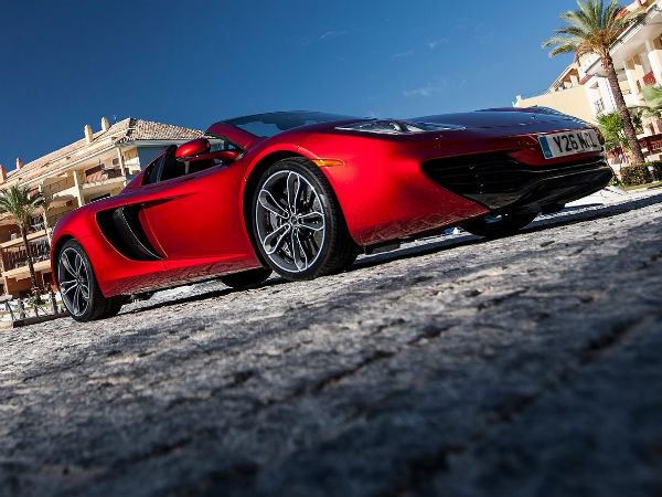 करोड़ो की मैकलेरेन कार जलकर हुई खाक 