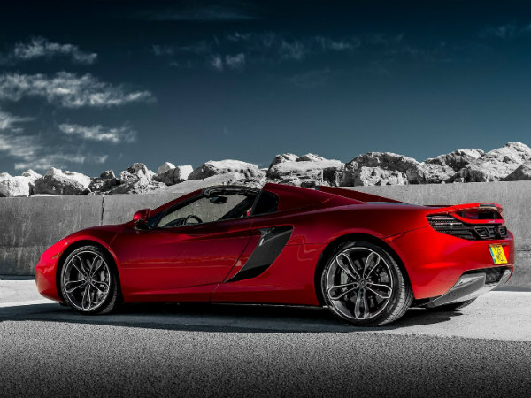 करोड़ो की मैकलेरेन कार जलकर हुई खाक 