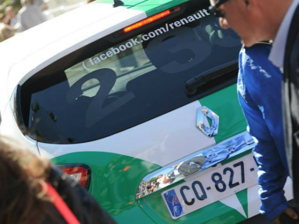 रेनाल्‍ट ने कान्‍स में पेश की शानदार कार 