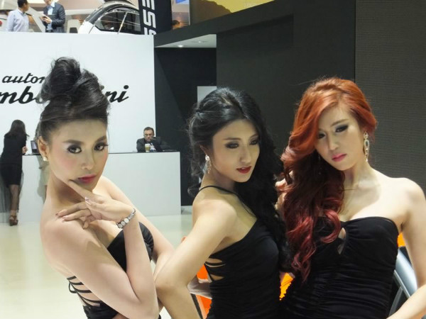 बैंकॉक मोटर शो की हॉट बेब्‍स