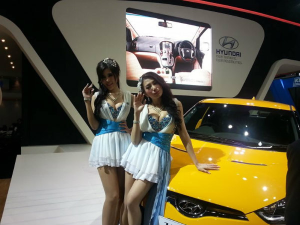 बैंकॉक मोटर शो की हॉट बेब्‍स