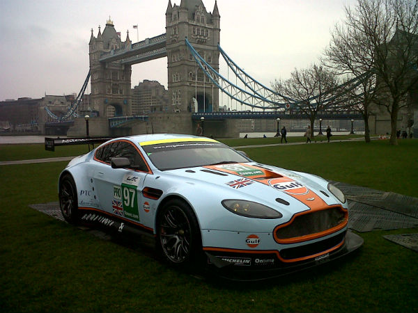 एस्‍टन मार्टिन 