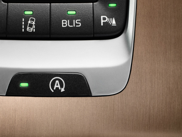 वी40 क्रॉस कंट्री के इंटीरियर के फीचर्स:3 