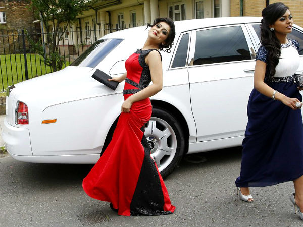 स्‍कूल में पहुचें सुपरकार से, मच गया धमाल 