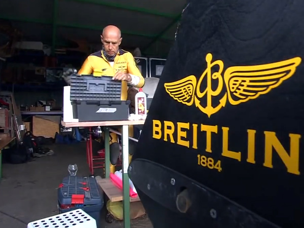 जेट विमान से भी तेज उड़ता है यह इंसान 