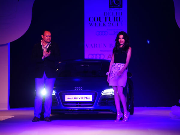 कार लॉन्‍च के दौरान पर्सके और पिंटो 