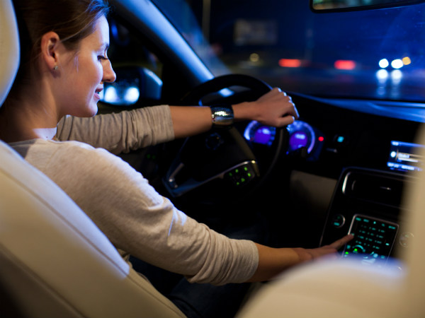 हेडलाईट है मेक-अप मिरर बल्‍ब नहीं-