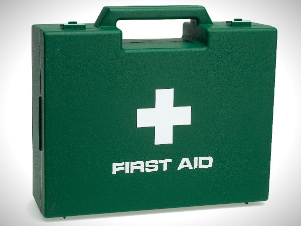 फर्स्‍ट एड बॉक्‍स