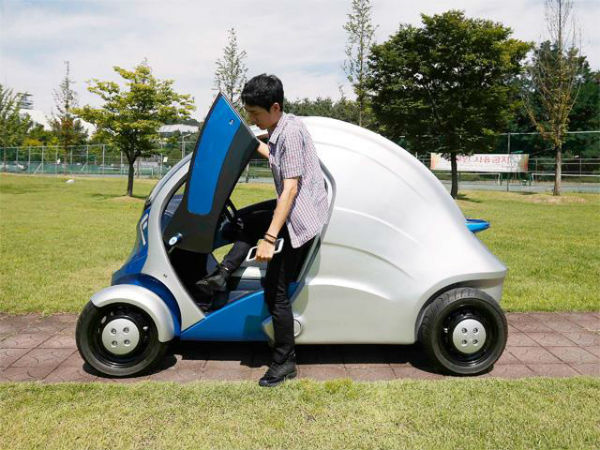 New Electric Car Armadillo-T Can Fold Itself In Half