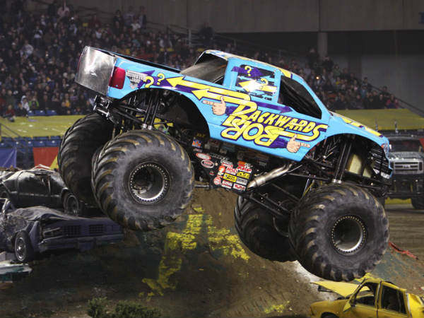 बैकवर्ड बॉब