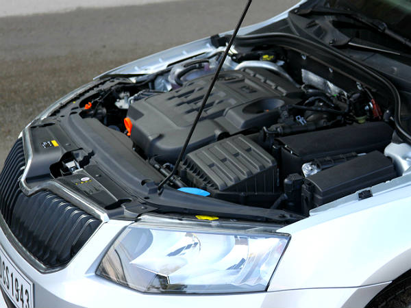 2013 Skoda Octavia Launched In India; Price, Features & Specification 