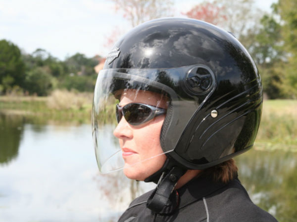 हेल्‍मेट लेना न भूले