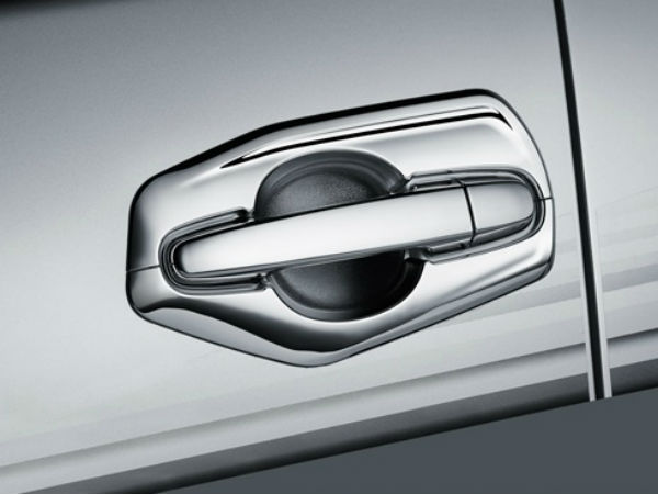 Toyota Innova Facelift Launched | Price, Features & Details