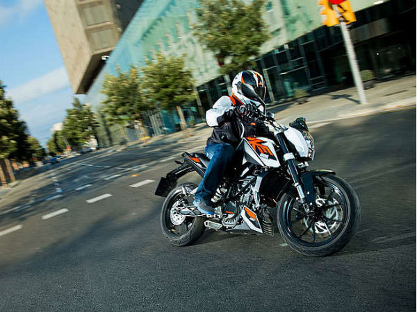 केटीएम ड्यूक 200 