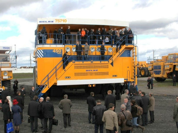 World's Largest Mining Dump Truck Belaz 75710 World's Largest Mining Dump Truck Belaz 75710