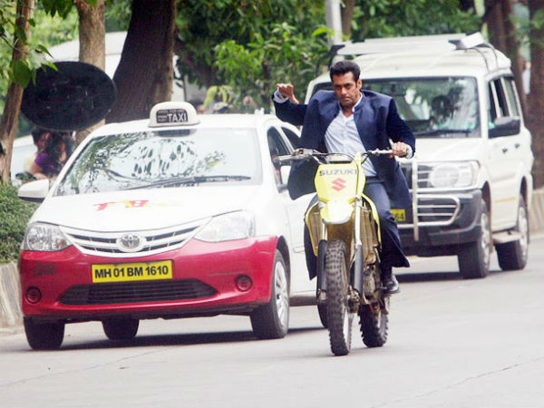 Salman Khan Driving Suzuki Bikes In Movie Jai Ho 