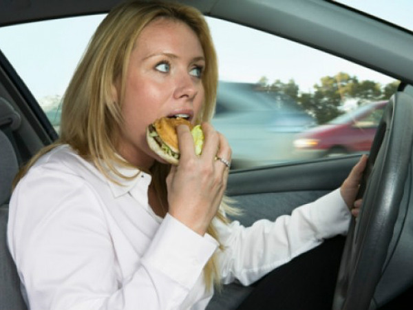 जंक फूड खाने से बचे