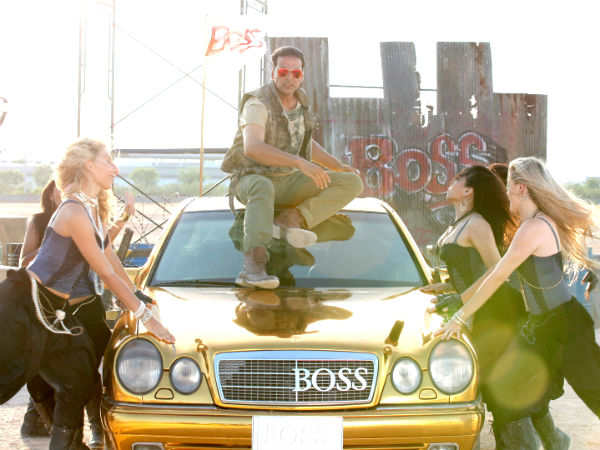 Boss Akshay Kumar Stunt With Golden Mercedes Benz 