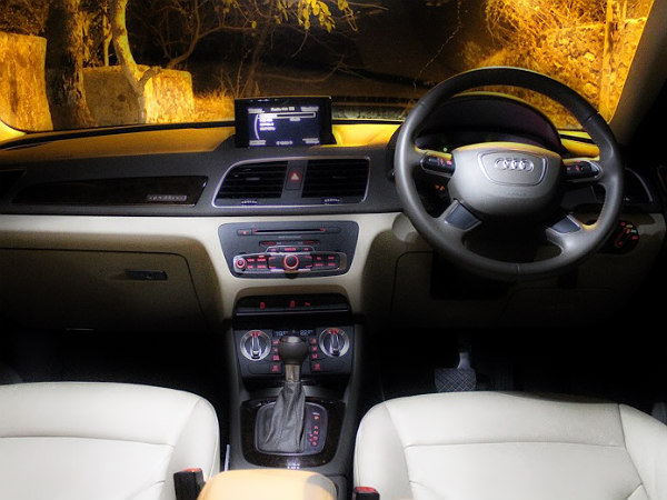 ऑडी क्यू 3 इंटीरियर