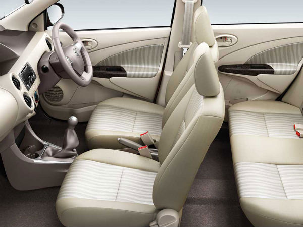 2014 टोयोटा इटिओस इंटीरियर