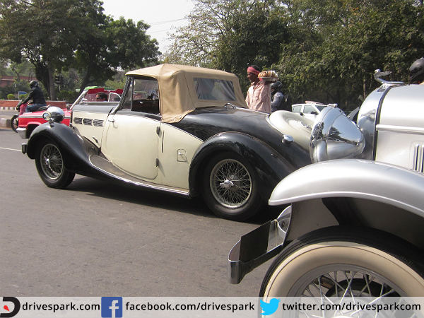 21 गन सैल्यूट विंटेज कार रैली: क्लासिक कारों का उत्सव