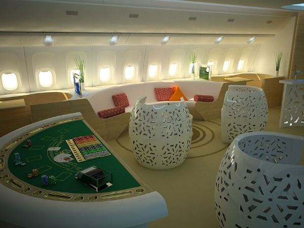 इस जहाज के भीतर की रंगीन दुनिया देख होश उड़ जायेंगे 