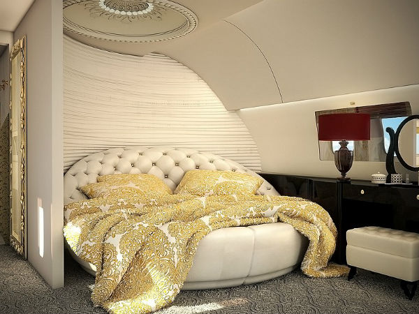 इस जहाज के भीतर की रंगीन दुनिया देख होश उड़ जायेंगे 