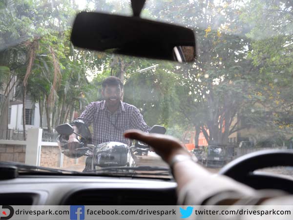 अबे अंधा है क्‍या ?