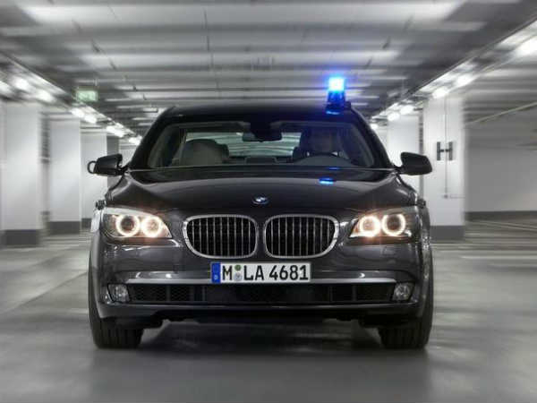 बीएमडब्‍लू 760 एलआई, 8 करोड़ रूपये 