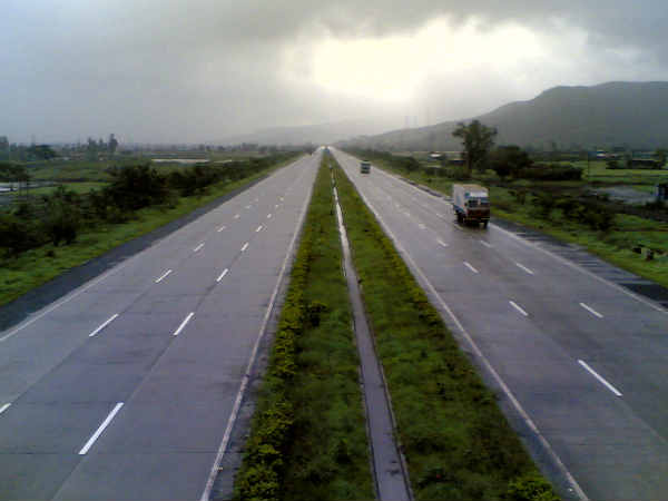 मुंबई-पूणे एक्‍सप्रेस-वे 
