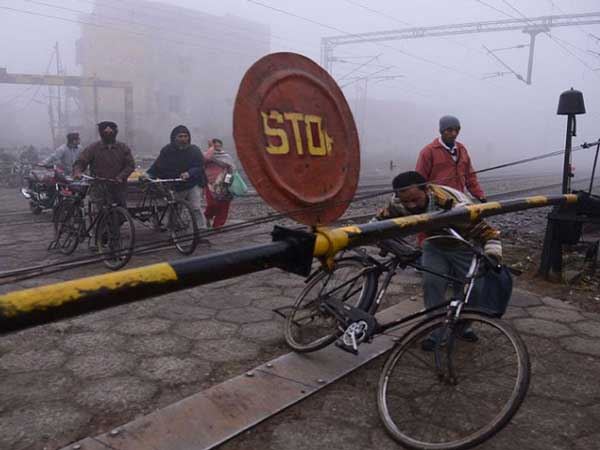 रेलवे क्रॉसिंग या स्‍टंट अड्डा 