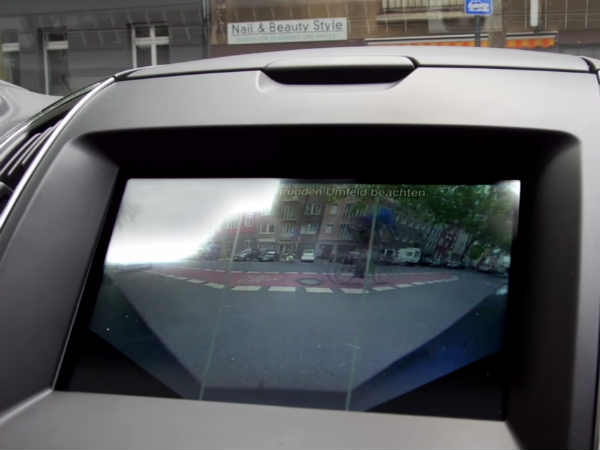 फोर्ड की ये कार सड़क पर चारो तरफ खुद रखेगी नजर c