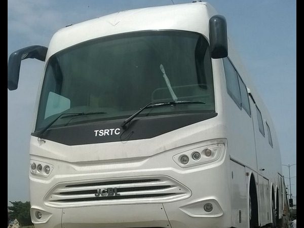 तेलंगाना के सीएम की 5 करोड़ की बुलेट प्रूफ बस देख दंग रह जायेंगे
