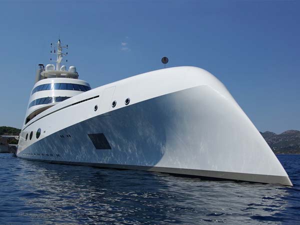 4- सुपरयाट ए : 323 मीलियन 