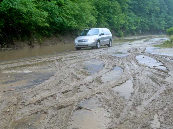 मिट्टी भरे रास्‍ते: 