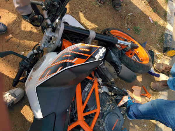 बजाज पल्‍सर के एलॉय व्‍हील का टूटना, कौन है जिम्‍मेदार ?