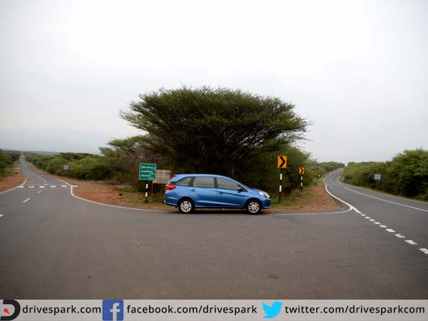 दिन के समय ड्राइविंग: 