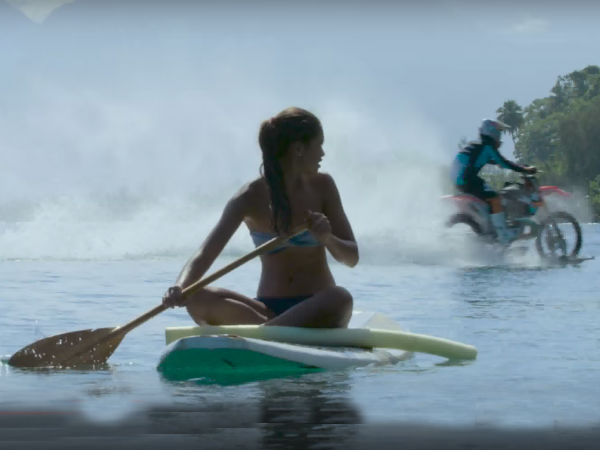 रॉबी मेडिसन ने समुंदर के लहर पर दौड़ाई बाइक