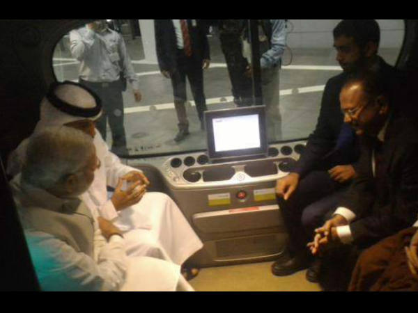 नरेंद्र मोदी ने सेल्‍फ ड्राइविंग कार में किया सफर 
