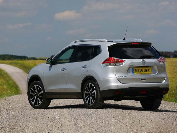 निसान एक्‍स-ट्रेल: फीचर्स 