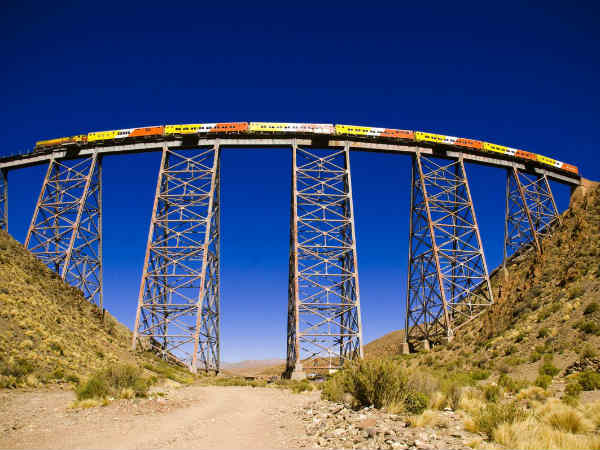 5. ट्रेन ए लास न्यूब्स