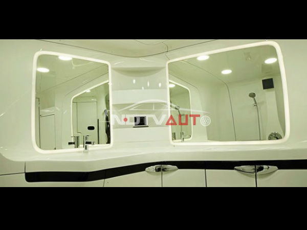 शाहरूख खान ने खरीदा 4 करोड़ रूपये के ये आलिशान वेनिटी वैन