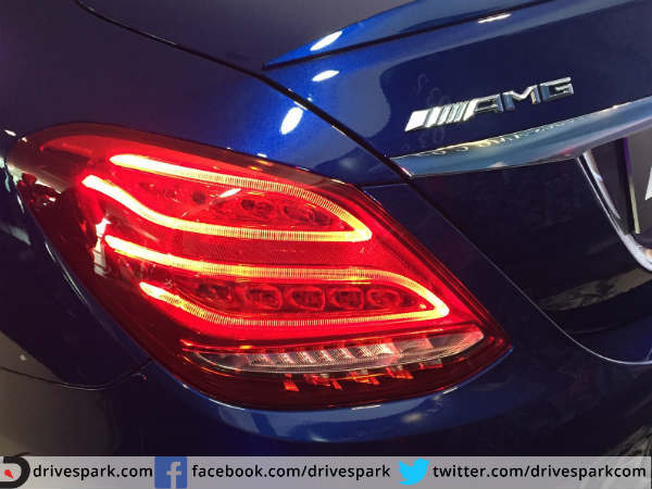 मर्सडीज ने लॉन्‍च किया एएमजी सी63, कीमत 1.30 करोड़ रूपये 