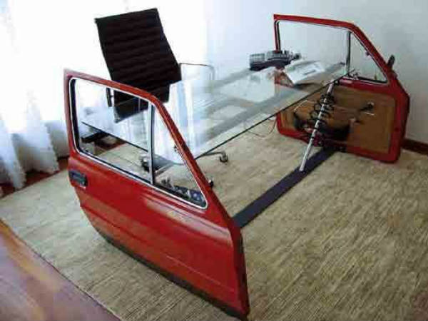 पुराने कार पार्ट्स से सजाइये घर 