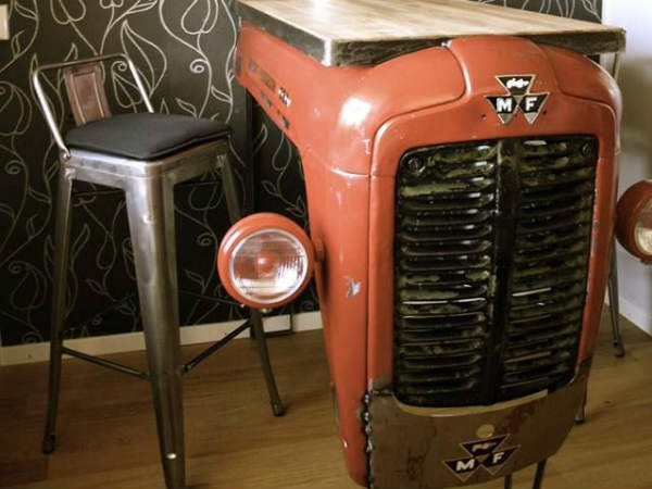 पुराने कार पार्ट्स से सजाइये घर 