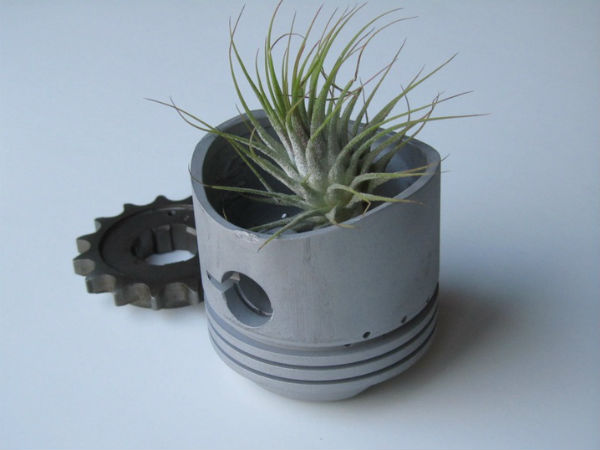 पुराने कार पार्ट्स से सजाइये घर 