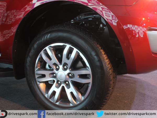 Live Pics from grand launching of Ford Endeavour 